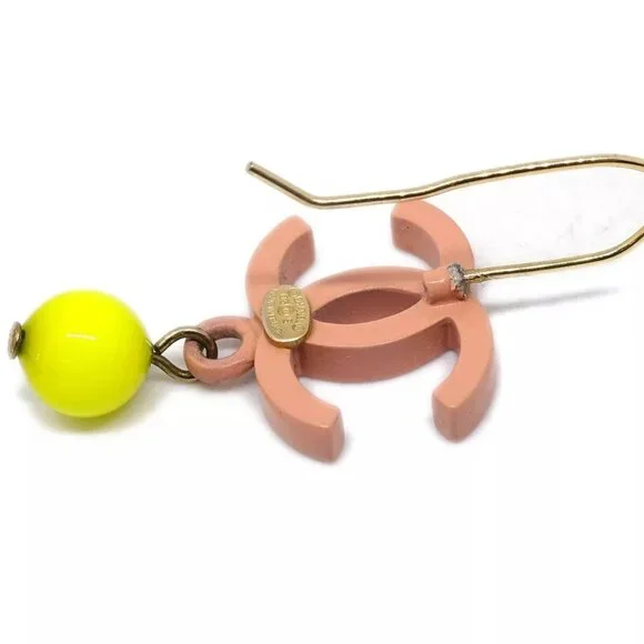 Chanel Dangle Piercing Earrings Pink - Picture 5 of 5